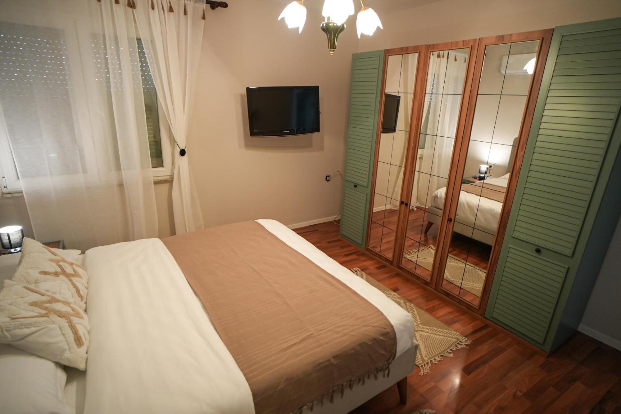 Apartment Grandpa House - App.3 Tirana